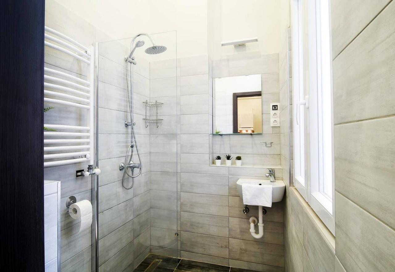 Ultra Central And Stylish Apartment With Ac Budapest Exterior foto